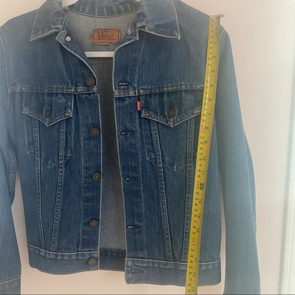 Levi’s Jean Jacket​ - Picture 4 of 7